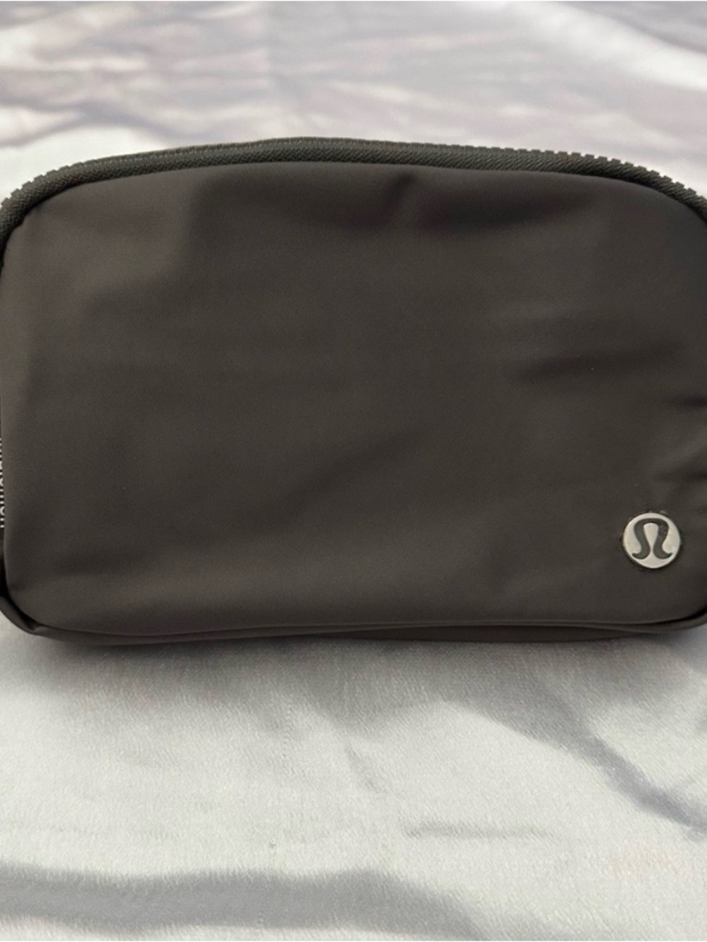 lululemon athletica Men's Charcoal Black Belt Bag - Picture 3 of 3